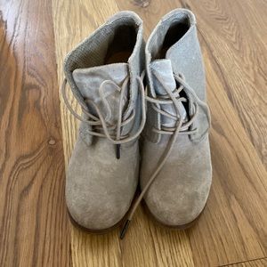 10/$25 Toms// grey booties, size 7.5